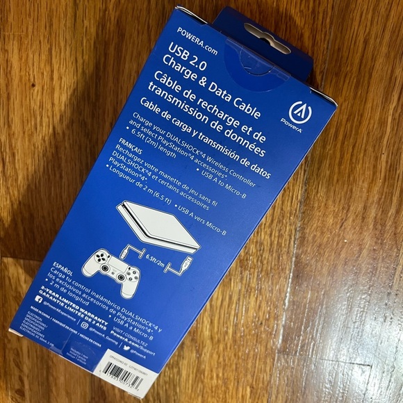 PowerA USB Charging Cable for PlayStation 4 - Picture 2 of 3
